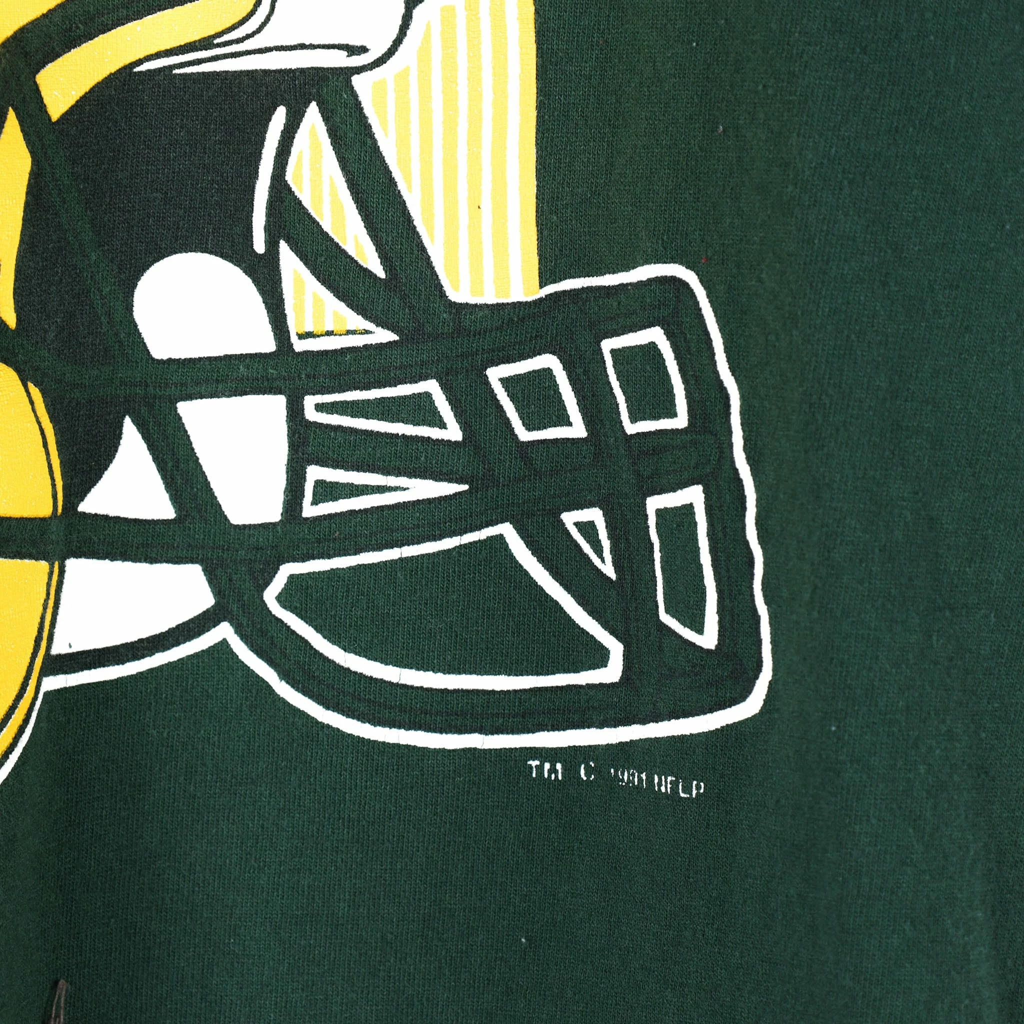 Vintage NFL Logo 7 Green Bay Packers Helmet Graphic T-Shirt - Medium 4 Vintage NFL Logo 7 Green Bay Packers Helmet Graphic T-Shirt - Medium - Image 4