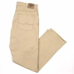 Wrangler Straight Fit Pants - Medium