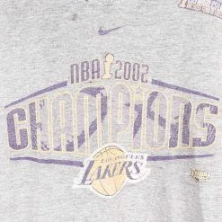 Vintage Nike 2002 NBA Champions Distressed T-Shirt - Medium -Icy Sales Shop 14328 20IMG 0116