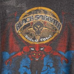 Icy Vintage Vintage 80s Black Sabbath World Tour T-Shirt - Medium -Icy Sales Shop 15021 20IMG 0143