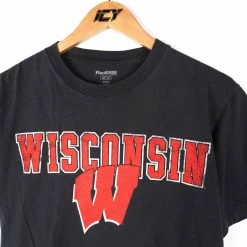 Vintage Collegiate Wisconsin Badgers T-Shirt - Small -Icy Sales Shop 9258 20IMG 0021